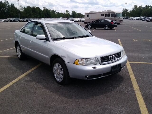 Audi A4 1999 photo 3