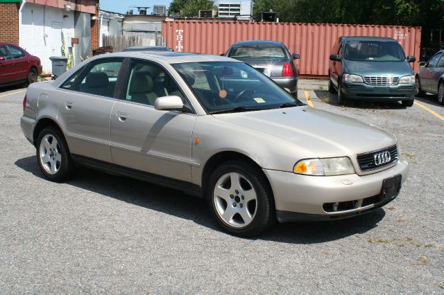 Audi A4 1999 photo 1