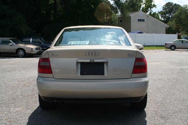 Audi A4 1999 photo 3