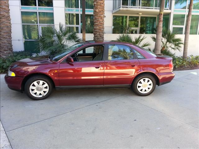 Audi A4 1999 photo 1