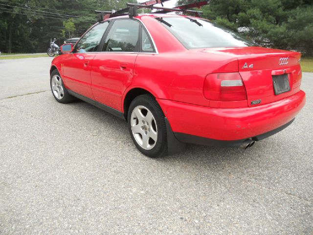 Audi A4 1999 photo 4