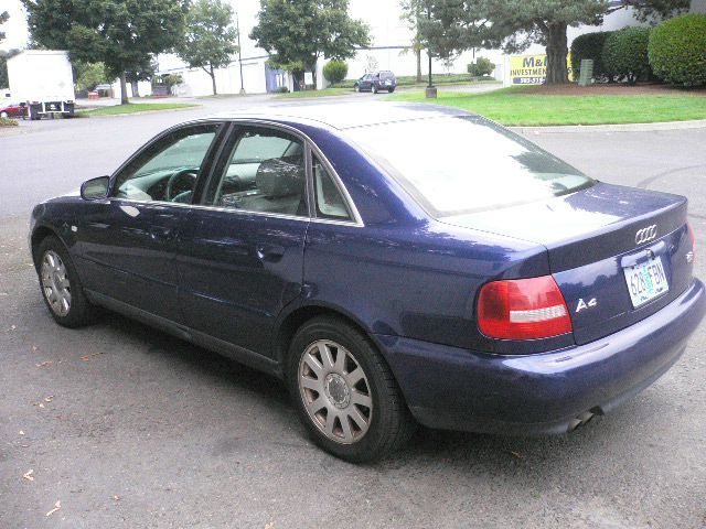 Audi A4 2000 photo 2