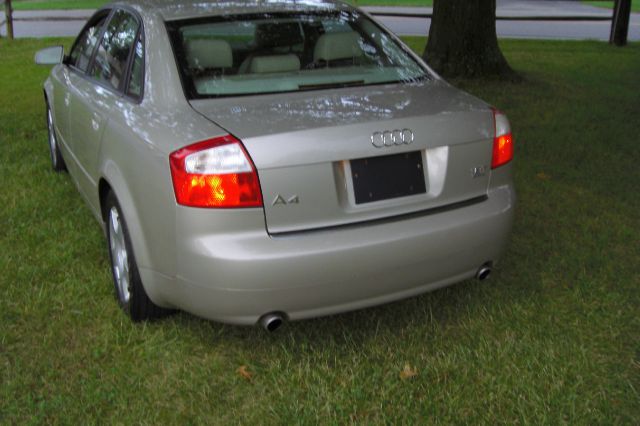 Audi A4 2000 photo 1