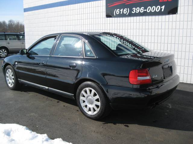 Audi A4 2000 photo 1