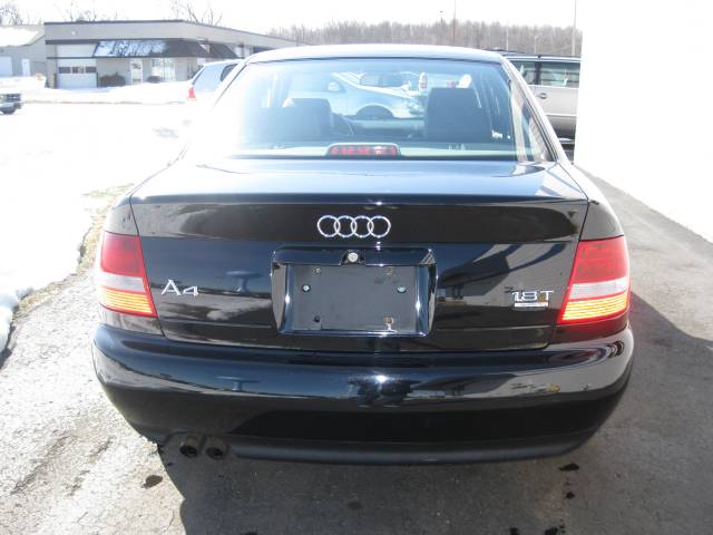 Audi A4 2000 photo 2