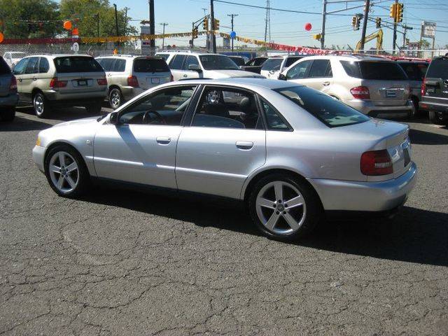 Audi A4 2000 photo 1