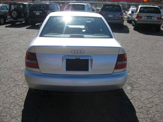 Audi A4 2000 photo 3