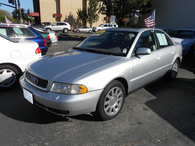 Audi A4 2000 photo 1