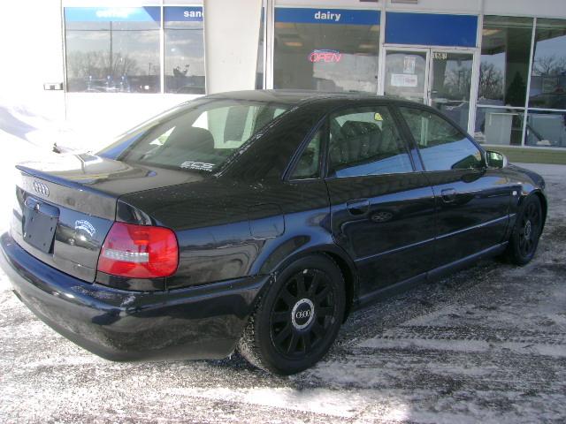 Audi A4 2000 photo 1