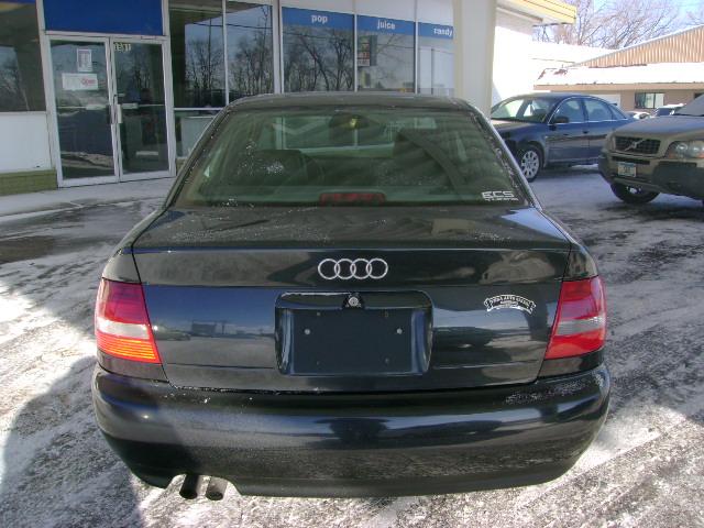 Audi A4 2000 photo 2