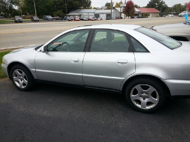 Audi A4 2000 photo 1