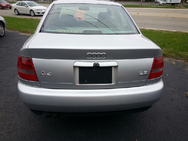 Audi A4 2000 photo 3