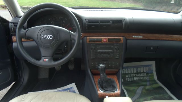 Audi A4 2000 photo 0