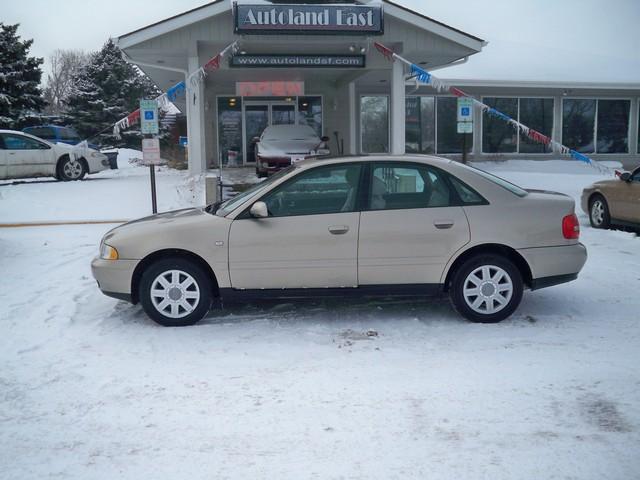 Audi A4 2000 photo 2