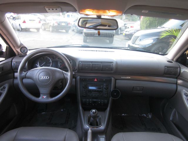 Audi A4 2000 photo 1