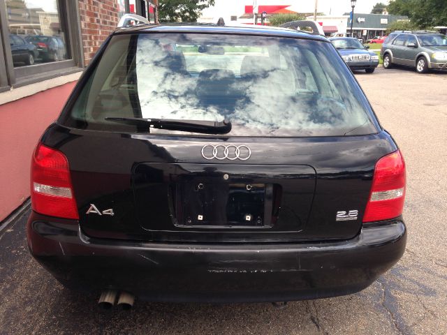 Audi A4 2001 photo 1