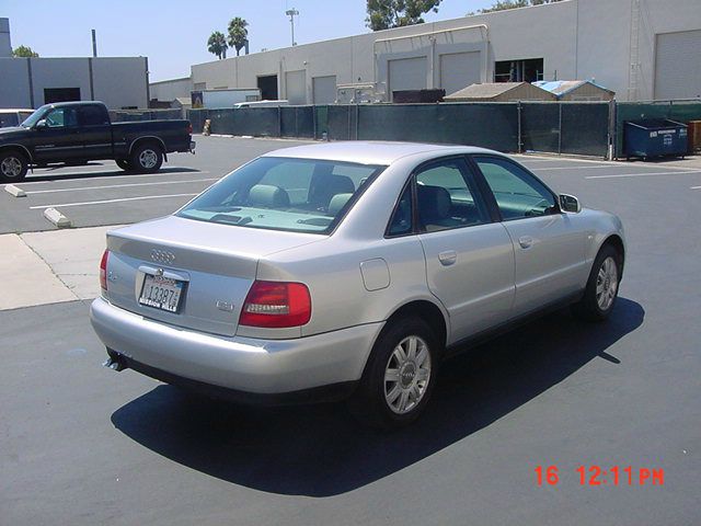 Audi A4 2001 photo 1