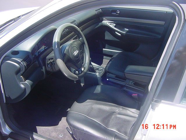Audi A4 2001 photo 2
