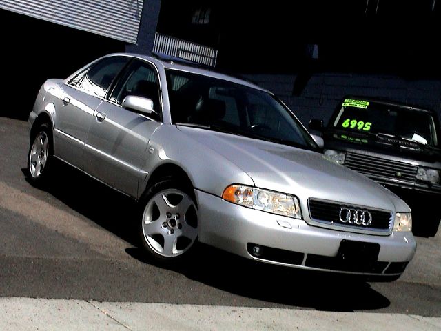 Audi A4 Convenience Sedan