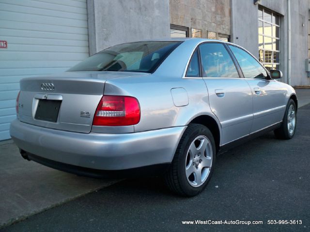 Audi A4 2001 photo 0