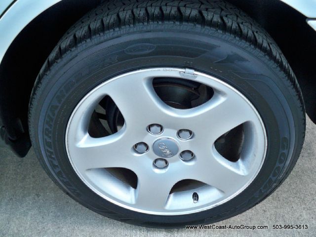 Audi A4 2001 photo 4