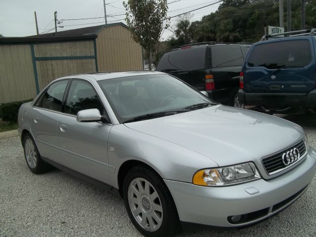 Audi A4 2001 photo 2