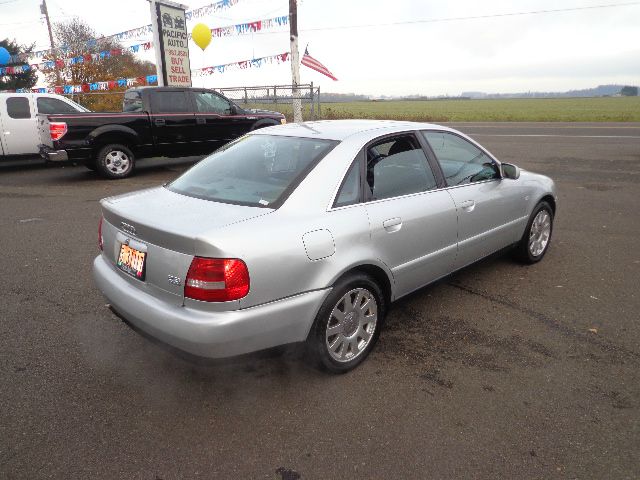 Audi A4 2001 photo 1