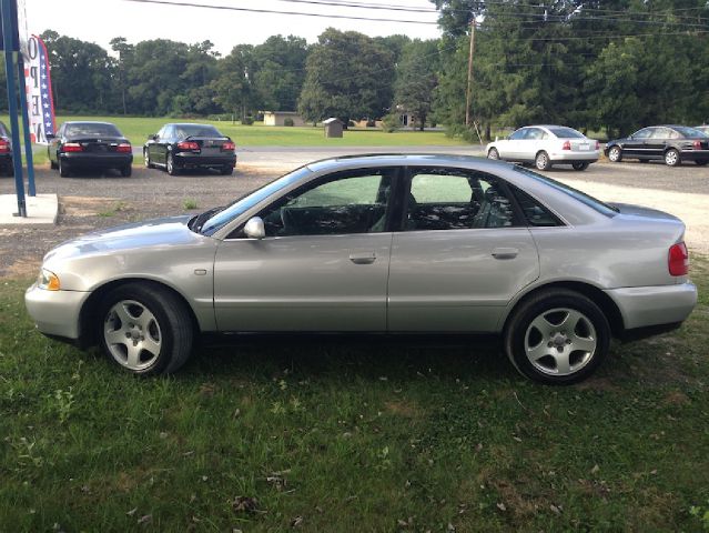 Audi A4 2001 photo 1