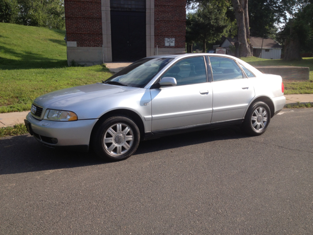 Audi A4 2001 photo 4