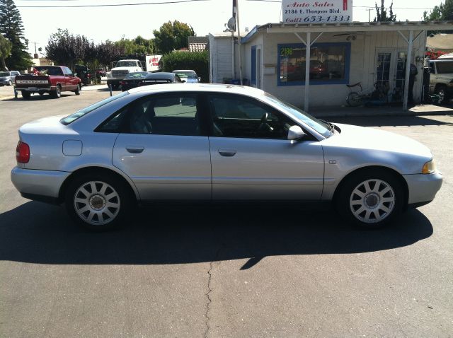 Audi A4 2001 photo 1