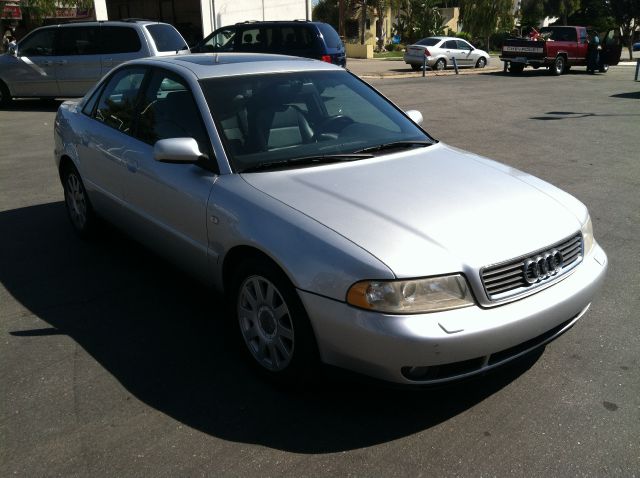 Audi A4 2001 photo 4