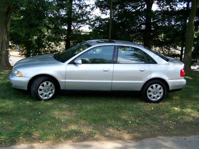 Audi A4 2001 photo 2