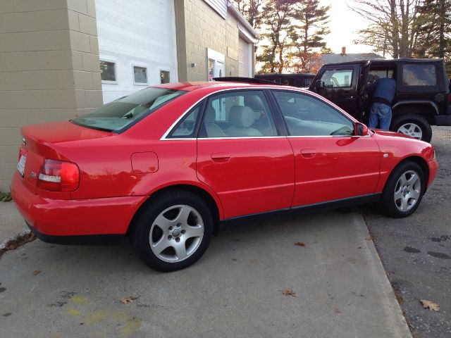 Audi A4 2001 photo 1