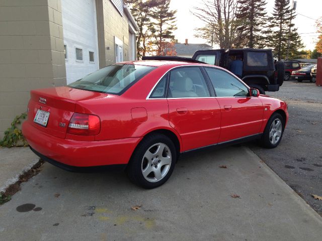 Audi A4 2001 photo 2