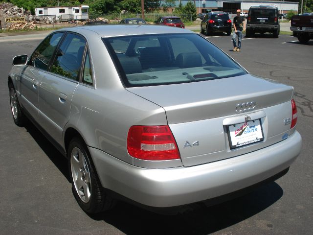 Audi A4 2001 photo 1