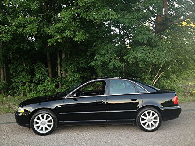 Audi A4 2001 photo 1