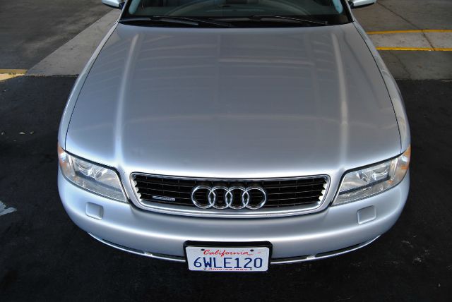 Audi A4 2001 photo 2