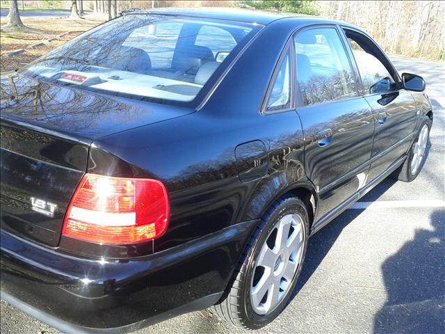 Audi A4 2001 photo 4