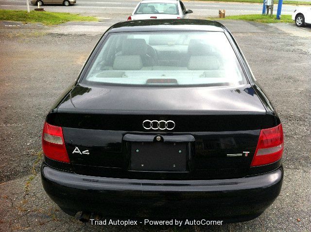 Audi A4 2001 photo 1