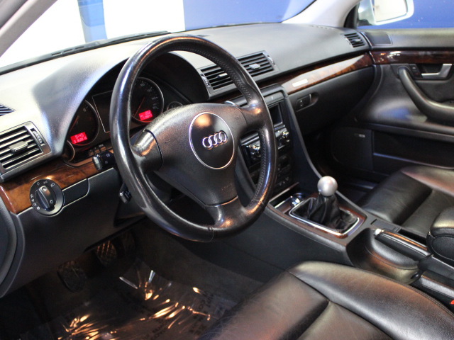 Audi A4 2002 photo 4