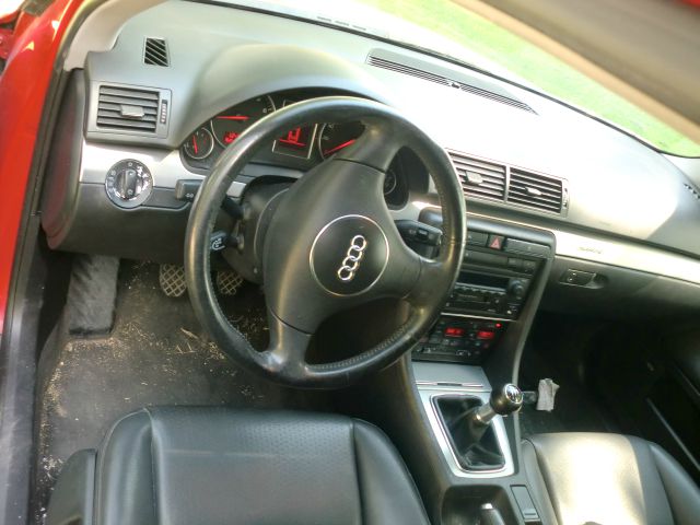 Audi A4 2002 photo 2