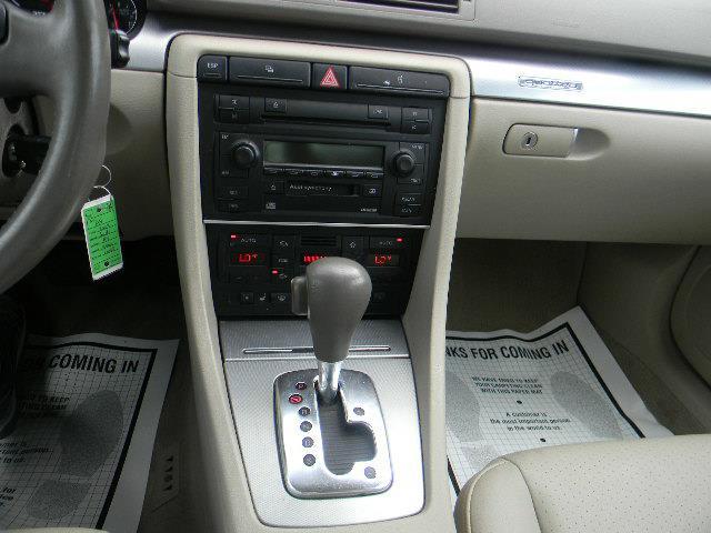 Audi A4 2002 photo 3
