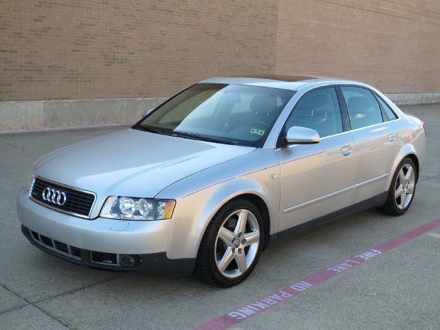 Audi A4 2002 photo 2