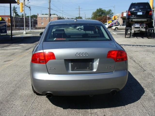 Audi A4 2003 photo 2