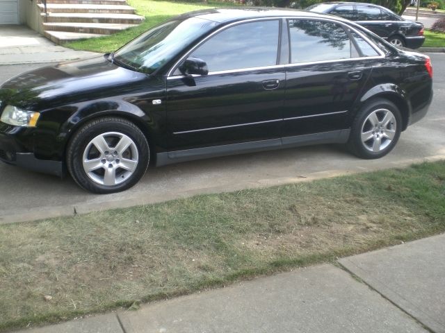 Audi A4 2003 photo 2
