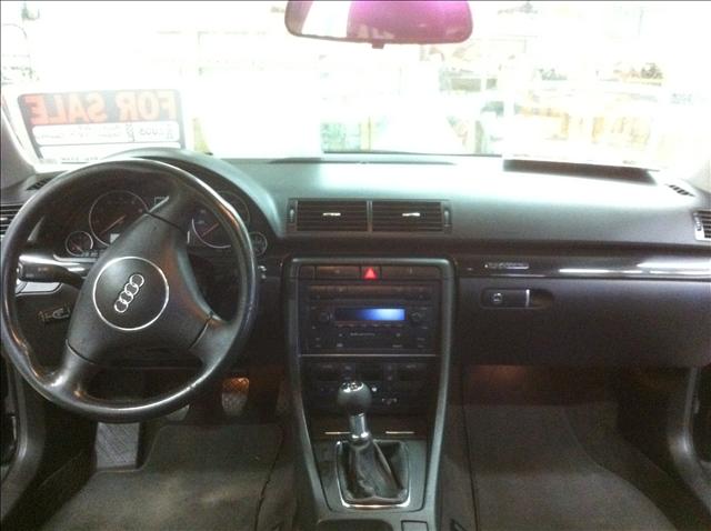 Audi A4 2003 photo 2