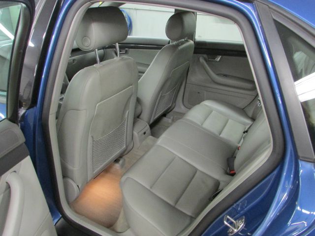 Audi A4 2003 photo 2