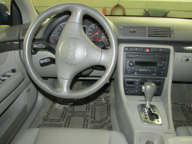 Audi A4 2003 photo 3
