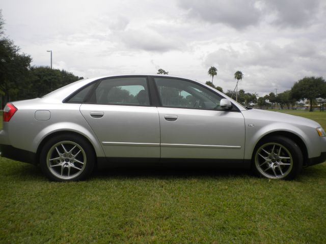 Audi A4 2003 photo 4