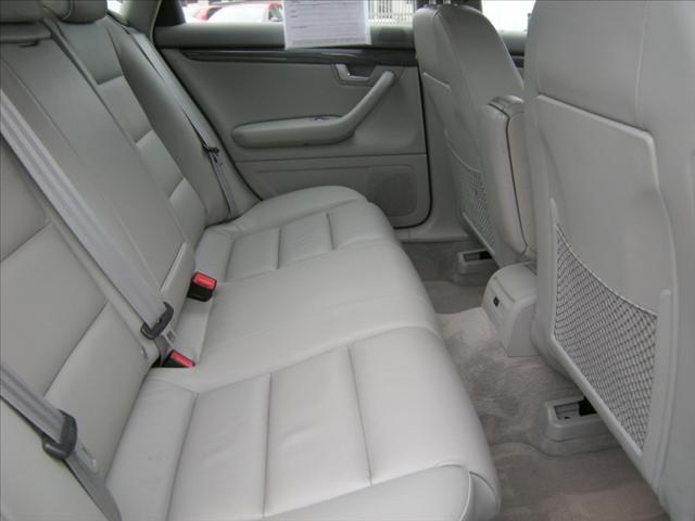 Audi A4 2003 photo 2